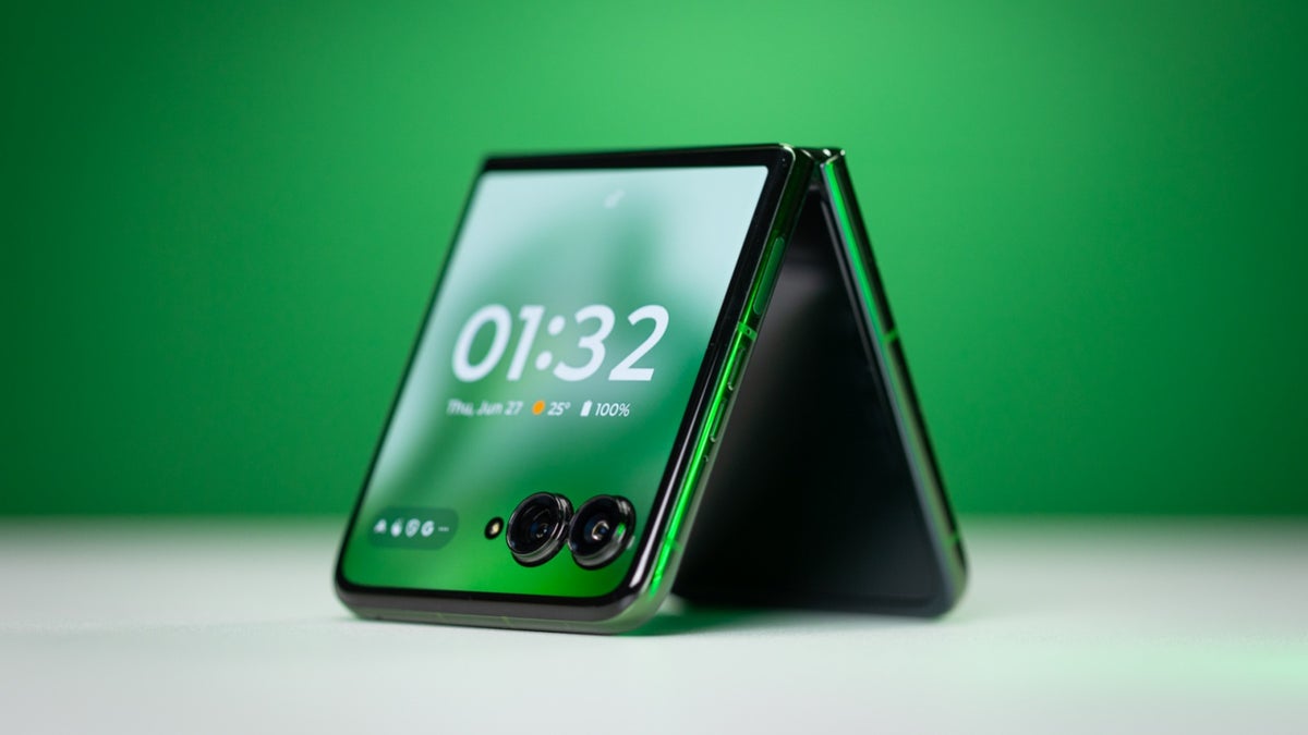 Motorola Razr Plus (2024)