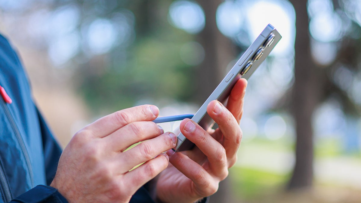 Galaxy S26 Ultra’s big shift: Why losing the built-in S Pen could be a major win