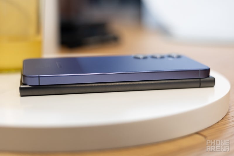 The sides of the Samsung Galaxy S24 Ultra and the Galaxy S24 Plus